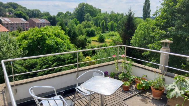 Cocon en hauteur/sous-location/été/uccle