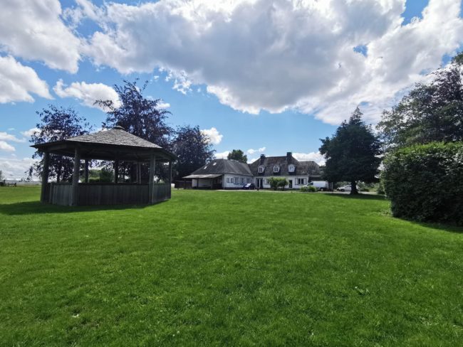 Super coloc dans villa entourée de champs