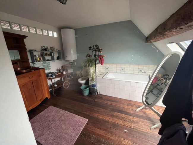 Nous ne cherchons plus de candidats (Chambre disponible dans une des collocs d’un des 1ers éco-lieu de Belgique encore actif)