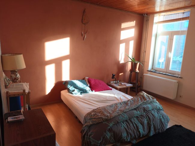 NIVELLES | Recherche 1 personne pour colocation à 2 <3