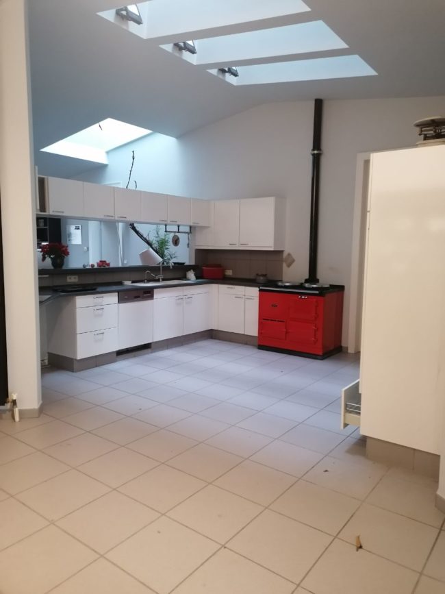 COLOCATION MAISON – LIMAL (WAVRE à la campagne) –1600€ (+ 1100€ de charges estimées)