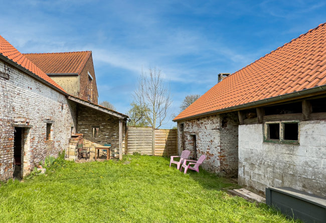 Belle ferme a vendre a proximité de Louvain-La neuve. Multiple Habitations, grange, four a pain