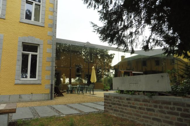 portes ouvertes dans un habitat groupe