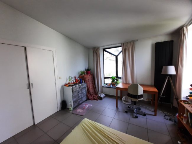 1 CH lumineuse se libère dans une coloc de 5-6 à LIMAL (éco-lieu/coloc/habitat groupé)
