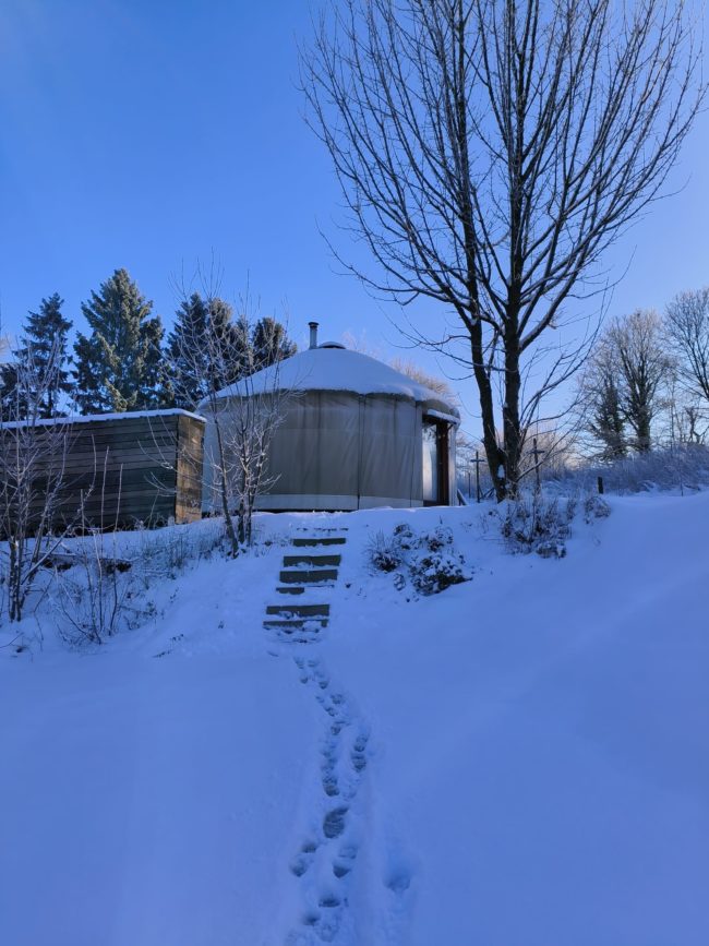 A louer : une chambre en coloc et une yourte sur la même propriété (commune d’havelange)