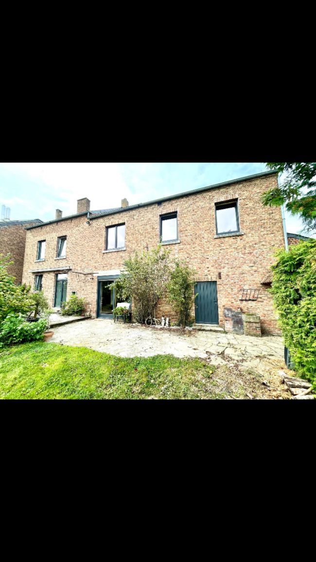 Agence – Grande maison (maison kangourou, co-living) – 1 hectare – à vendre – Houyet