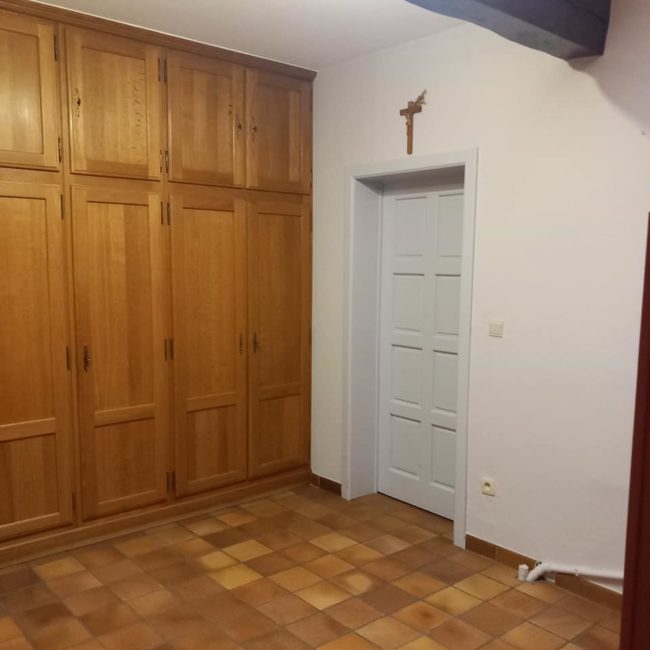 ENCORE DEUX CHAMBRES DISPONIBLES DANS NOTRE COLOCATION À PROJETS (GREZ-DOICEAU)