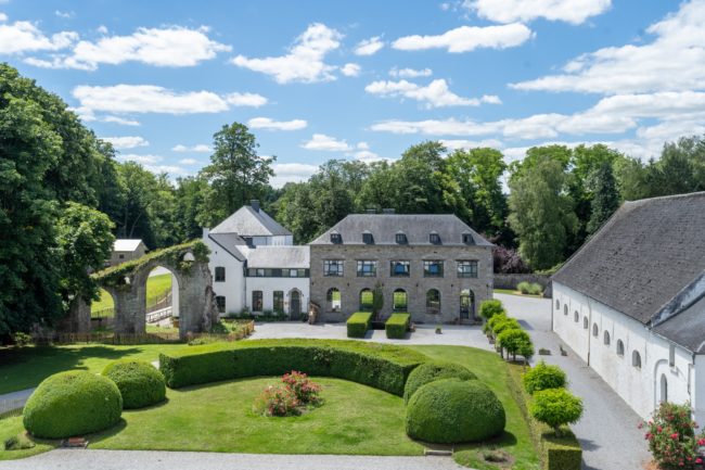 Sous-locations d’une maison au sein de l’éco-lieu des Passerelles dans le domaine Saint Roch, à Couvin.