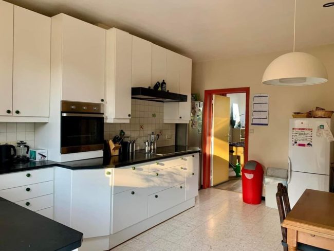 Chambre à louer – 397 euros – colocation Salzinnes