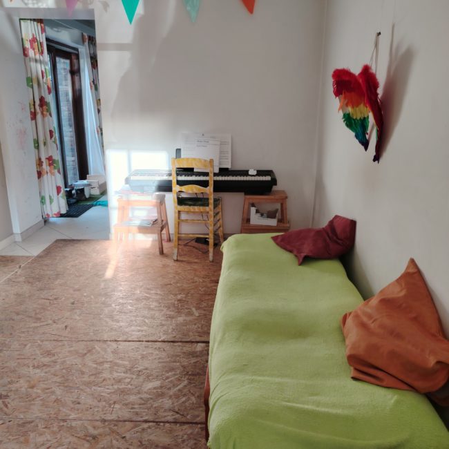 Maison d’artiste de 3 chambres à Profondeville libre du 1er au 28 février 2025