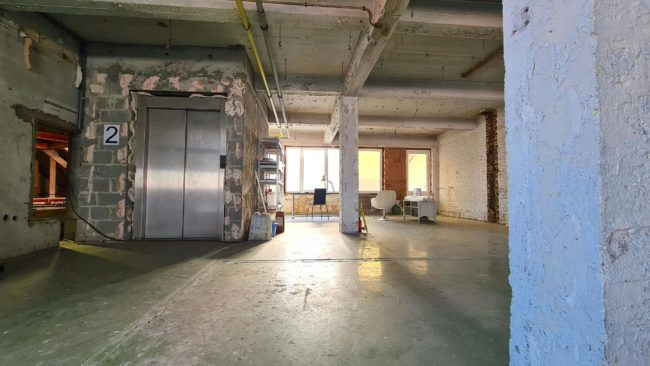 Bâtiment industriel de caractère à vendre à Schaerbeek. (Idéal pour cohousing!)