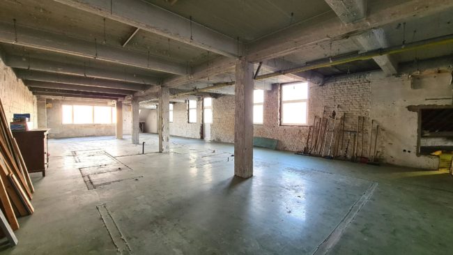 Bâtiment industriel de caractère à vendre à Schaerbeek. (Idéal pour cohousing!)