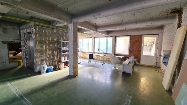 Bâtiment industriel de caractère à vendre à Schaerbeek. (Idéal pour cohousing!)