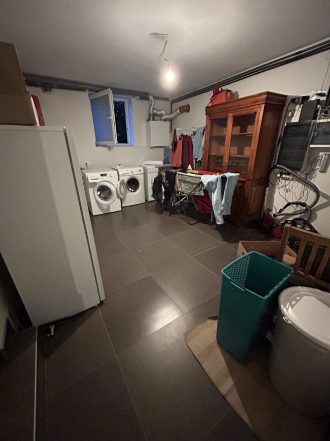 Une chambre se libère à la maison au premier juillet.