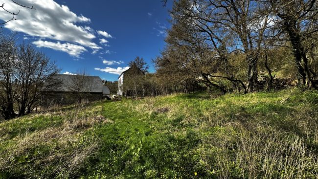 PHILIPPEVILLE – Terrain et grange à vendre
