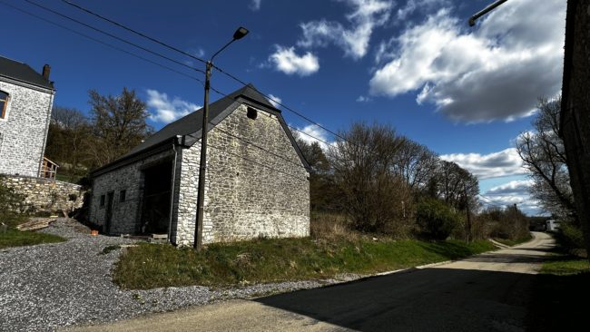 PHILIPPEVILLE – Terrain et grange à vendre