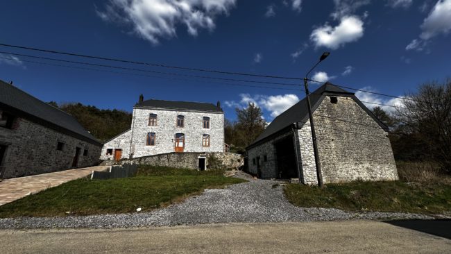 PHILIPPEVILLE – Terrain et grange à vendre