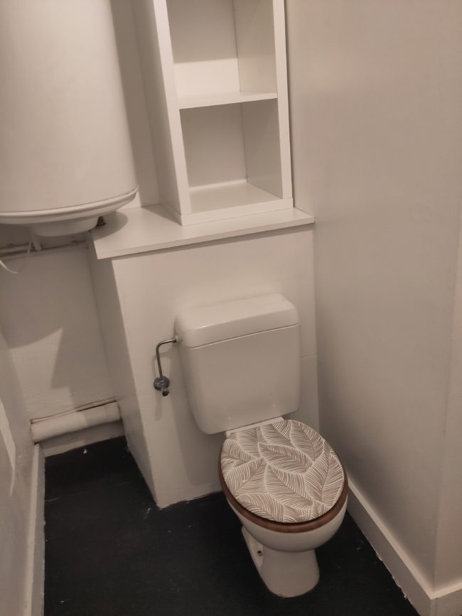 Recherche un.e coloc – Lot de 2 chambres au CUJÉ, avec salle de bain dans une coloc avec enfants – centre-ville Liège