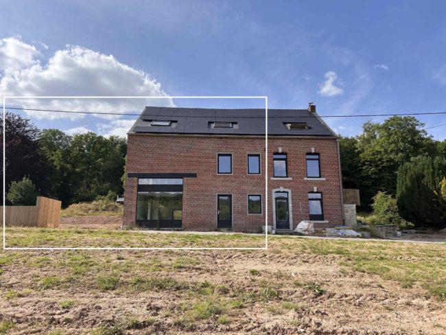 Ancienne bâtisse à louer pour colocation (5 à 6 chambres), bientôt entièrement rénovée. A Viroinval, dans un environnement naturel exceptionnel. Disponible dès la fin de l’été