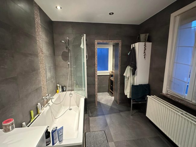 Chambre (deux pièces en enfilades) avec balcon privé dans une coloc de 3