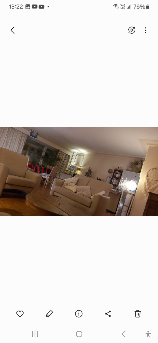 Jolie chambre dans un grand appartement en colocation avec Marie (Bois de la Cambre)