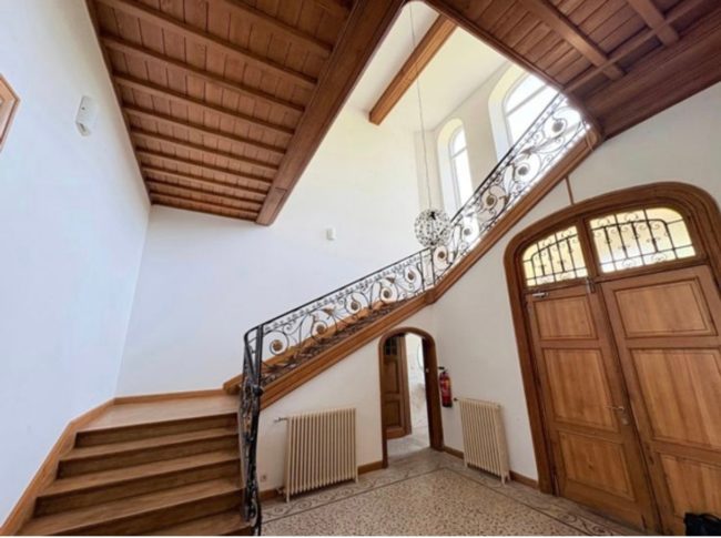 HABITAT GROUPÉ INTERGÉNÉRATIONNEL DANS UN CHÂTEAU PRÈS DE VERVIERS