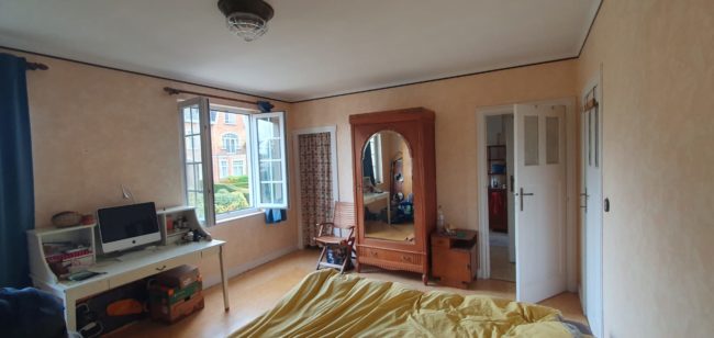 Chambre(s), dans grande maison, à louer pour une personne ou parent/enfant pour Décembre/Janvier