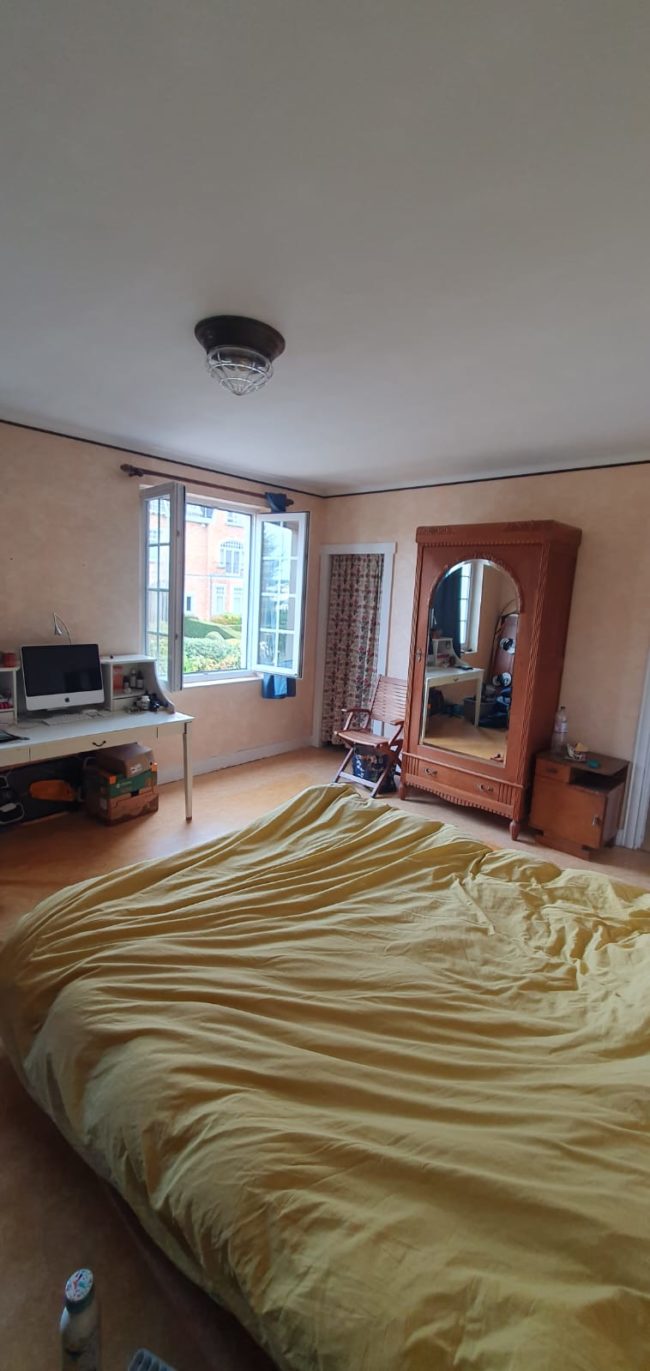 Chambre(s), dans grande maison, à louer pour une personne ou parent/enfant pour Décembre/Janvier