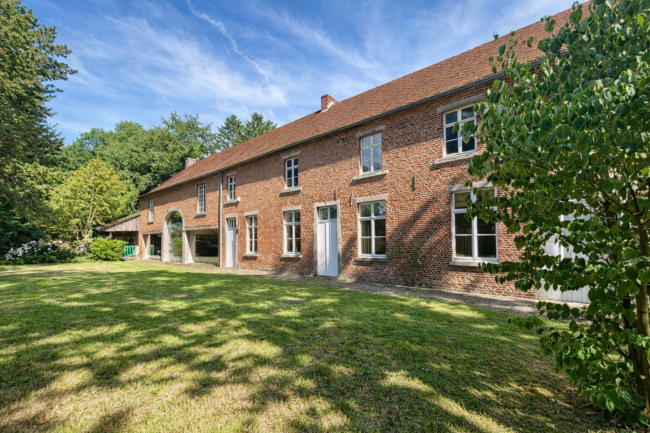 Propriété avec potentiel pour habitat groupé !