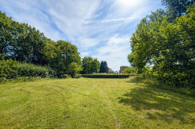 Propriété avec potentiel pour habitat groupé !