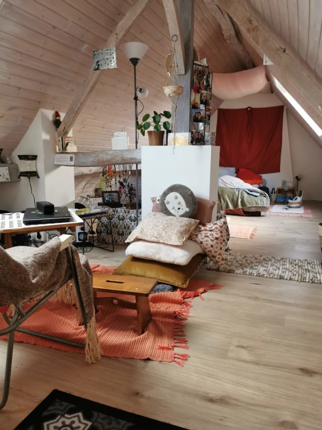 Qui veut nous rejoindre dans l&rsquo;ancienne maison des artistes de Ramillies ?