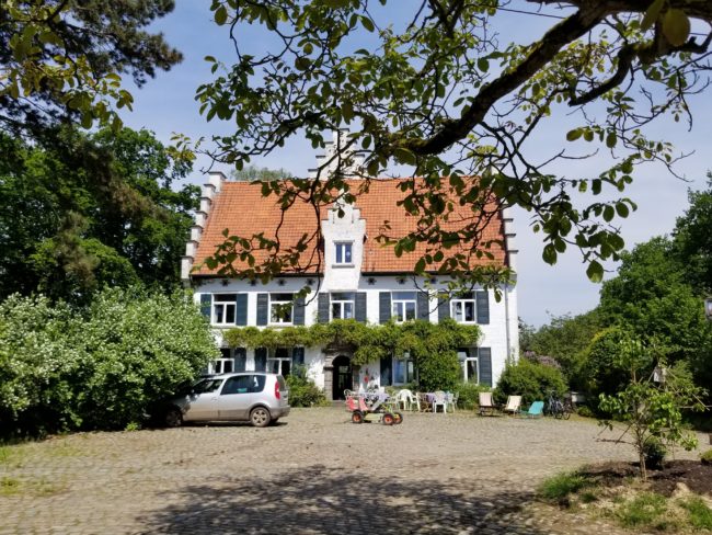 Au sud de Leuven, eco-plek op zoek naar huisgenoten !