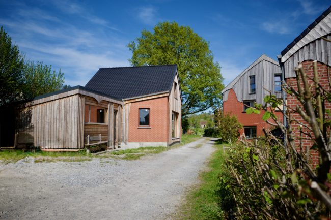 Maison passive 5 chambres à vendre dans un cadre verdoyant à Durnal