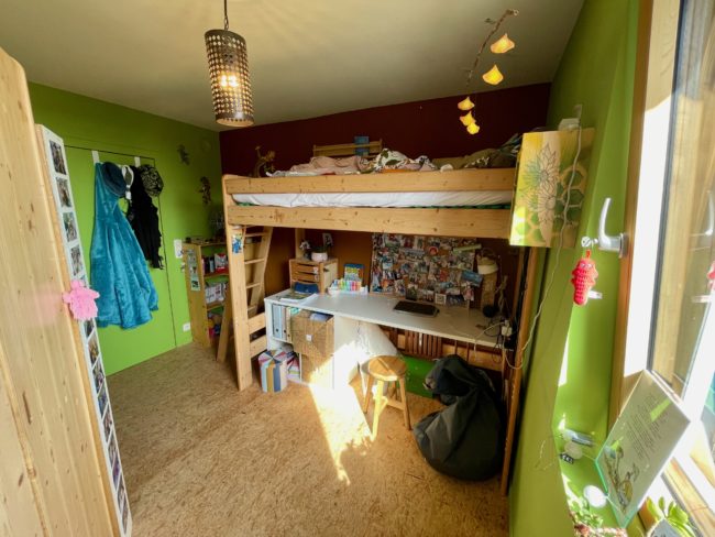 Maison passive 5 chambres à vendre dans un cadre verdoyant à Durnal