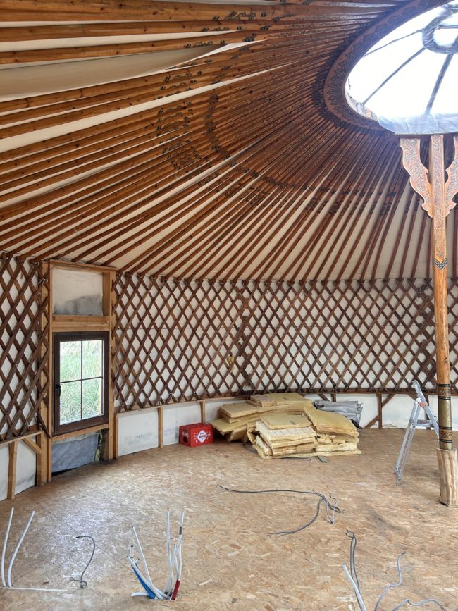 🌿 YOURTE MONGOLE AUTHENTIQUE 65 m² + MEZZANINE — HABITAT D’EXCEPTION