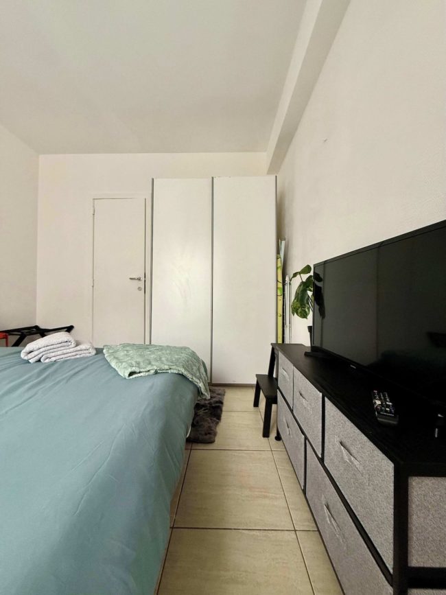 Kot disponible en colocations dans un apparte de 3 chambres .