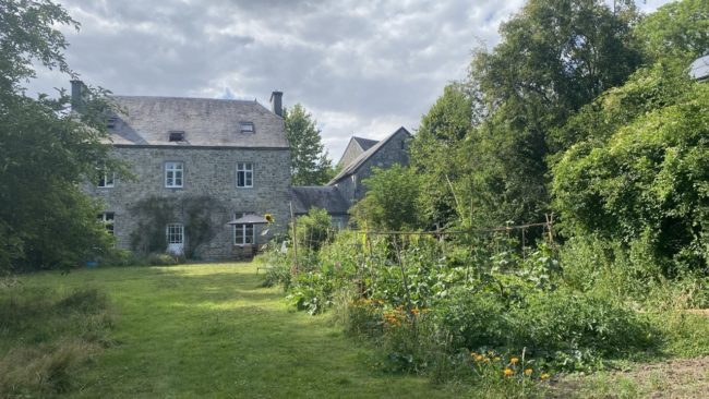 Grande chambre disponible dans habitat groupé à MOZET (Gesves, Namur)