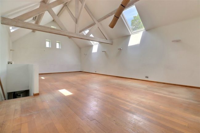 Grande chambre disponible dans habitat groupé à MOZET (Gesves, Namur)