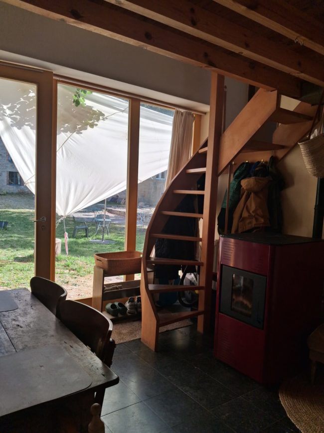 belle petite maison à louer dans habitat participatif