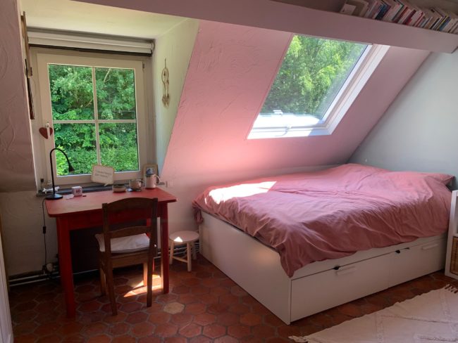 CHAMBRE POUR UNE FEMME