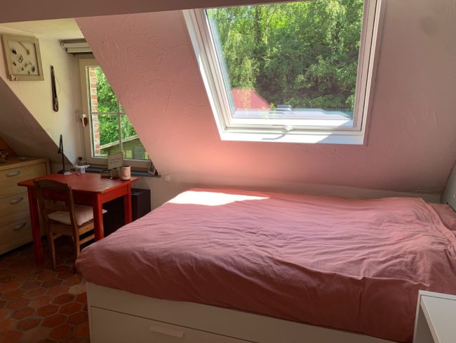 CHAMBRE POUR UNE FEMME