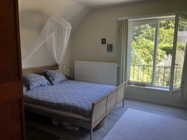 Une chambre se libère en Octobre à Drogenbos/Bruxelles !