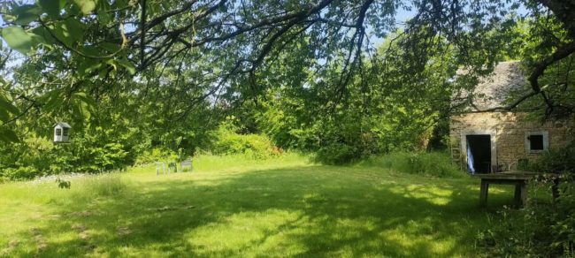CONDROZ NAMUROIS – CORPS DE LOGIS – 3-4 CHAMBRES A VENDRE DANS BELLE GRANDE FERME