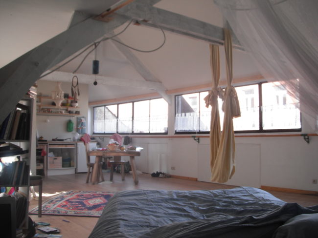 Loft à louer dans le cadre d&rsquo;un co-housing participatif autour du contact improvisation à Bruxelles